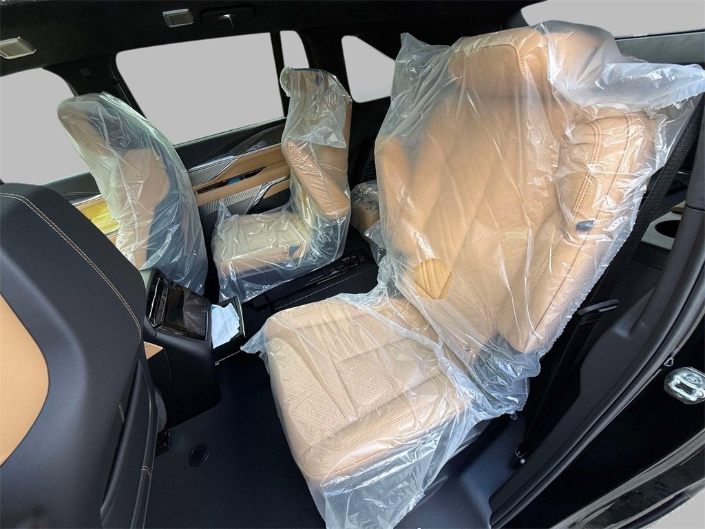 2025 Cadillac ESCALADE IQ Luxury 2