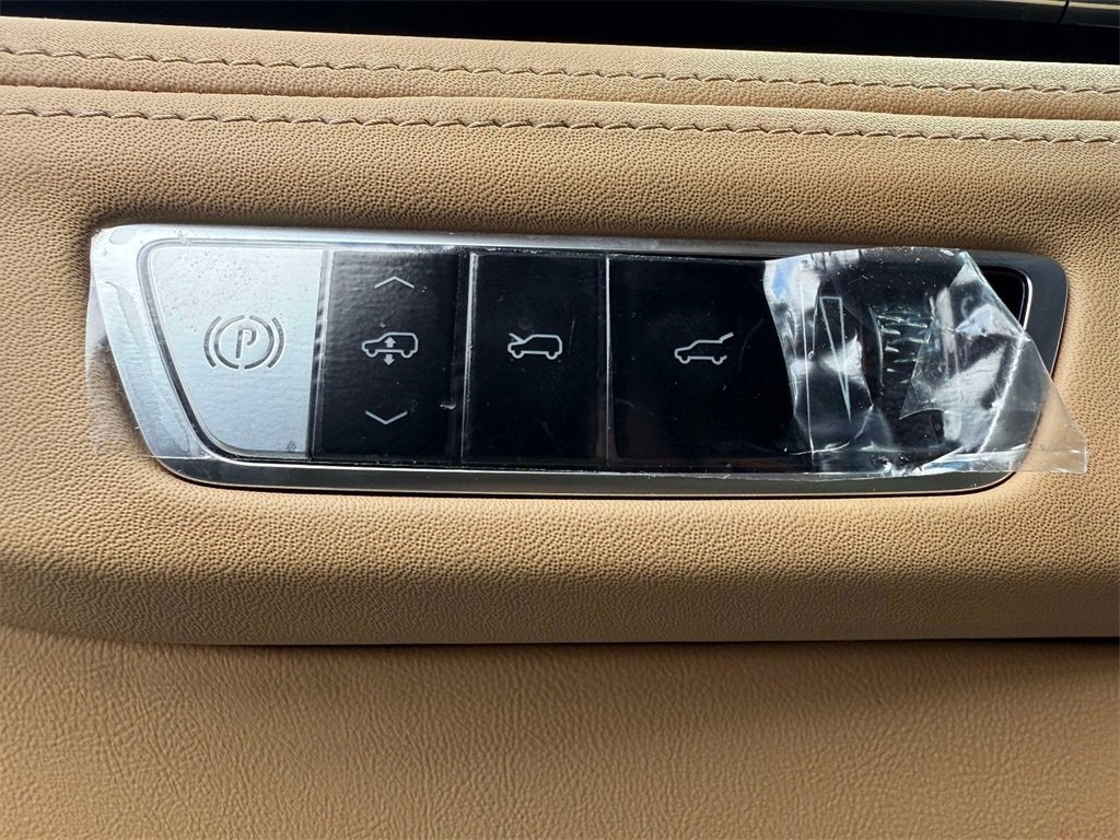 2025 Cadillac ESCALADE IQ Luxury 2