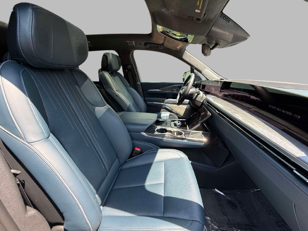 2025 Cadillac ESCALADE IQ Luxury 2