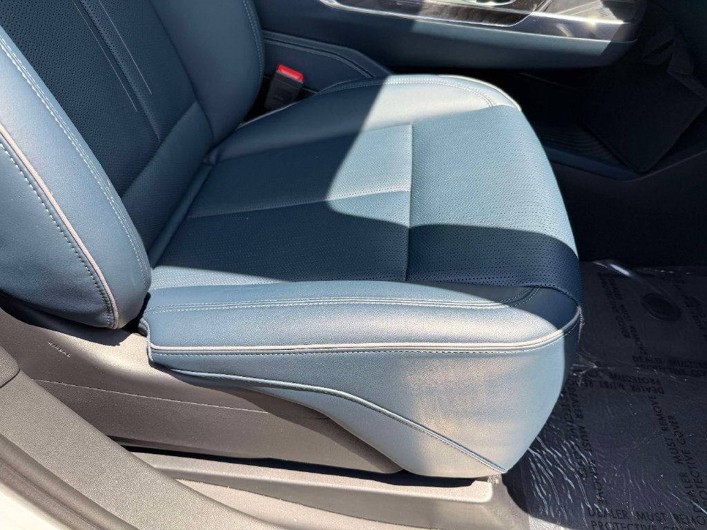 2025 Cadillac ESCALADE IQ Luxury 2