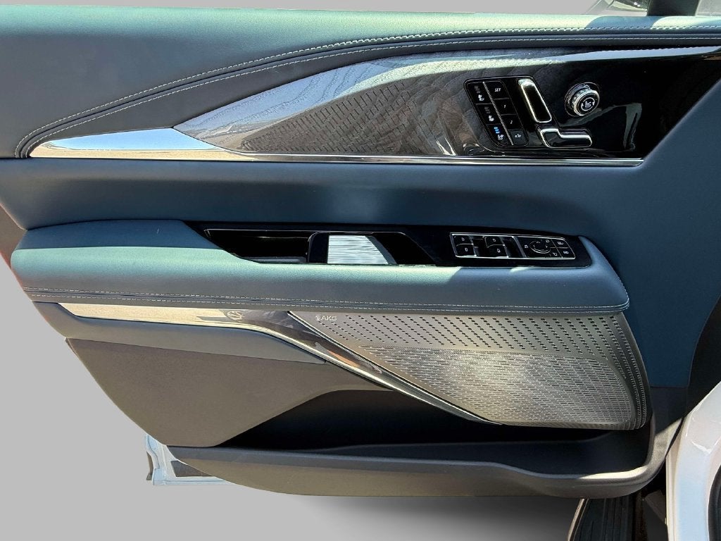 2025 Cadillac ESCALADE IQ Luxury 2