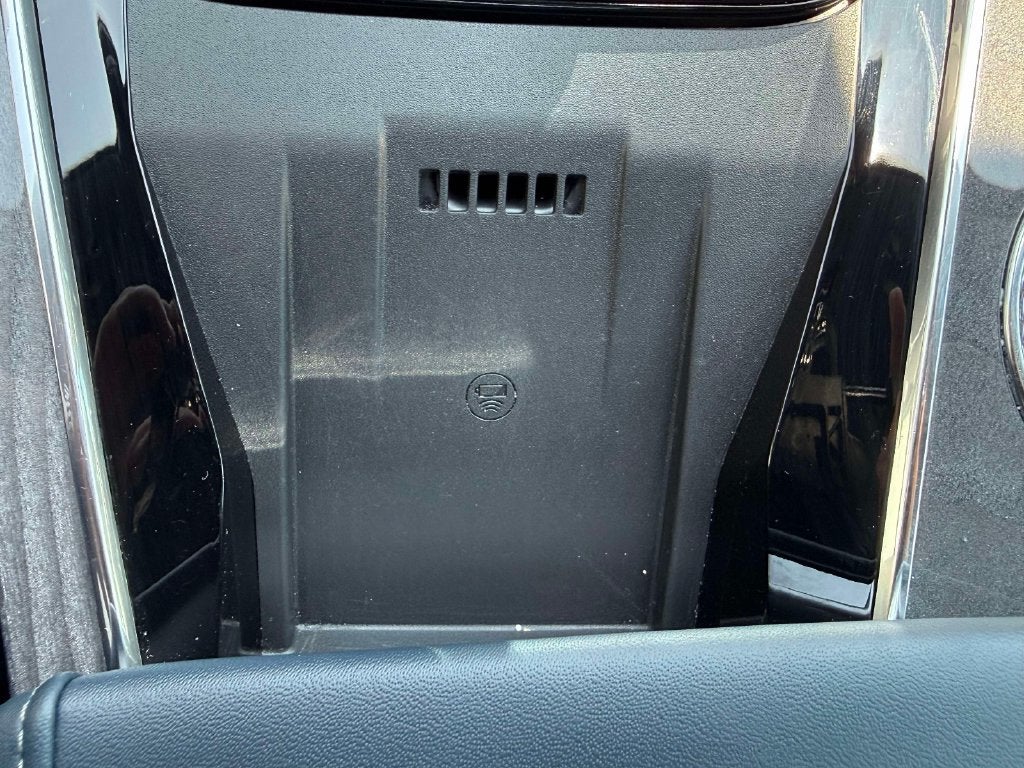 2025 Cadillac ESCALADE IQ Luxury 2
