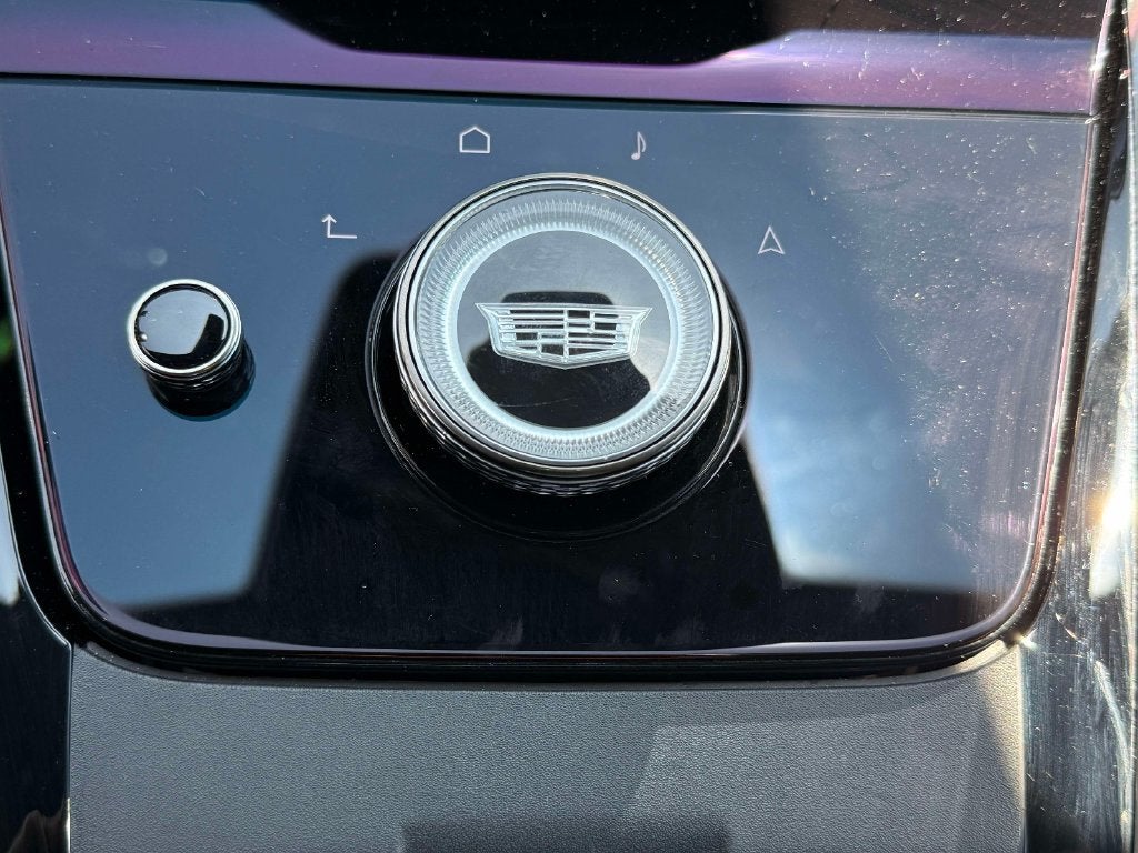2025 Cadillac ESCALADE IQ Luxury 2