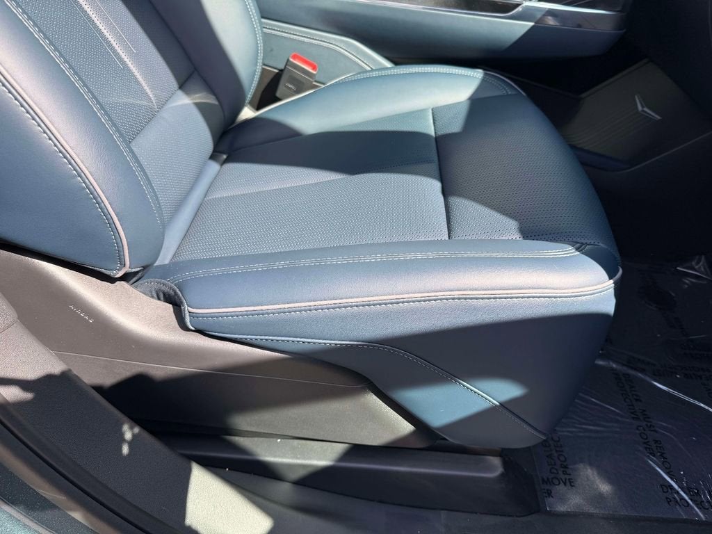 2025 Cadillac ESCALADE IQ Luxury 2