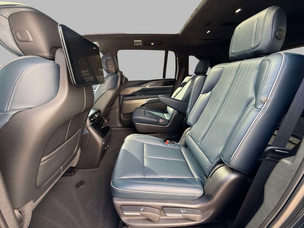 2025 Cadillac ESCALADE IQ Luxury 2