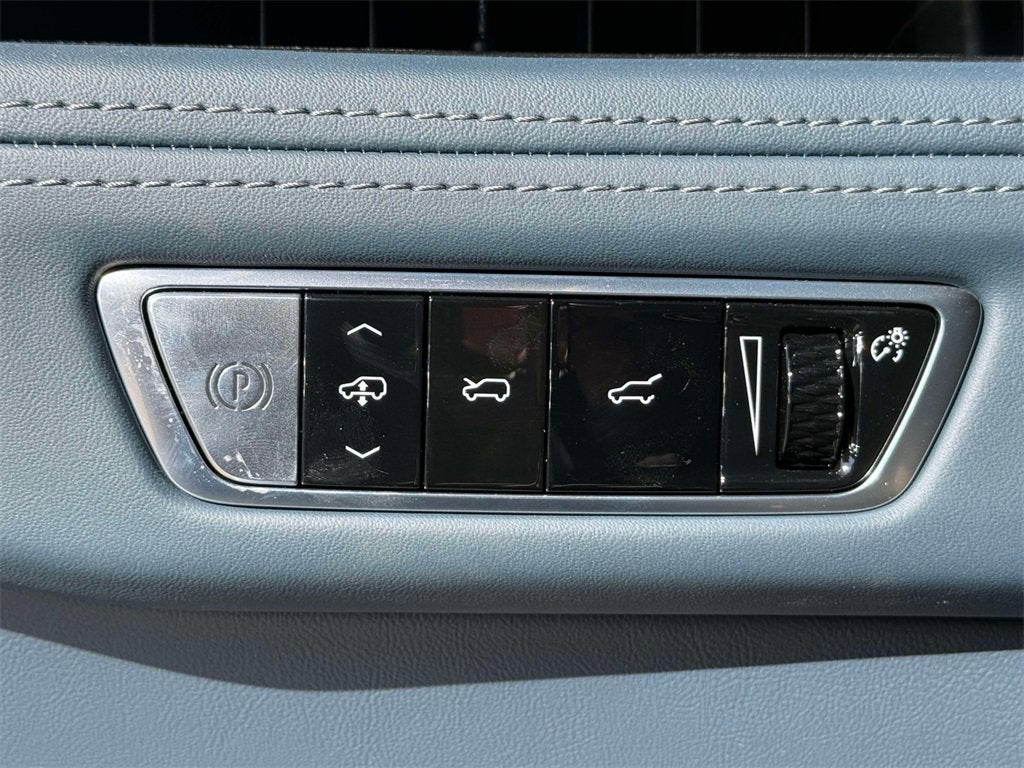 2025 Cadillac ESCALADE IQ Luxury 2