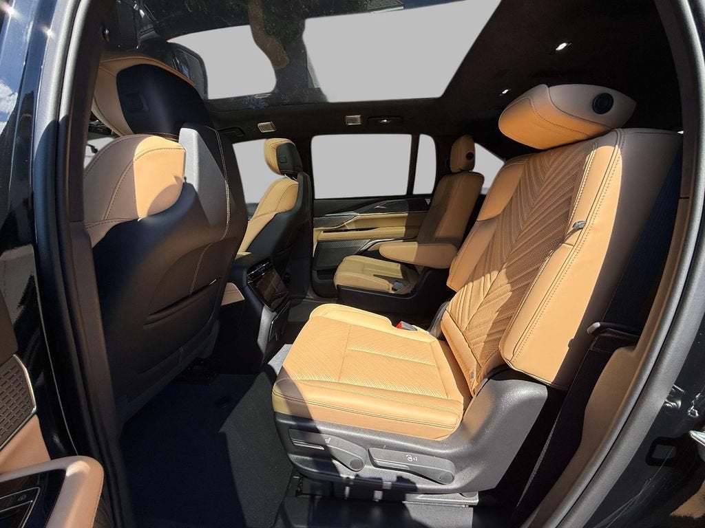 2025 Cadillac ESCALADE IQ Luxury 2