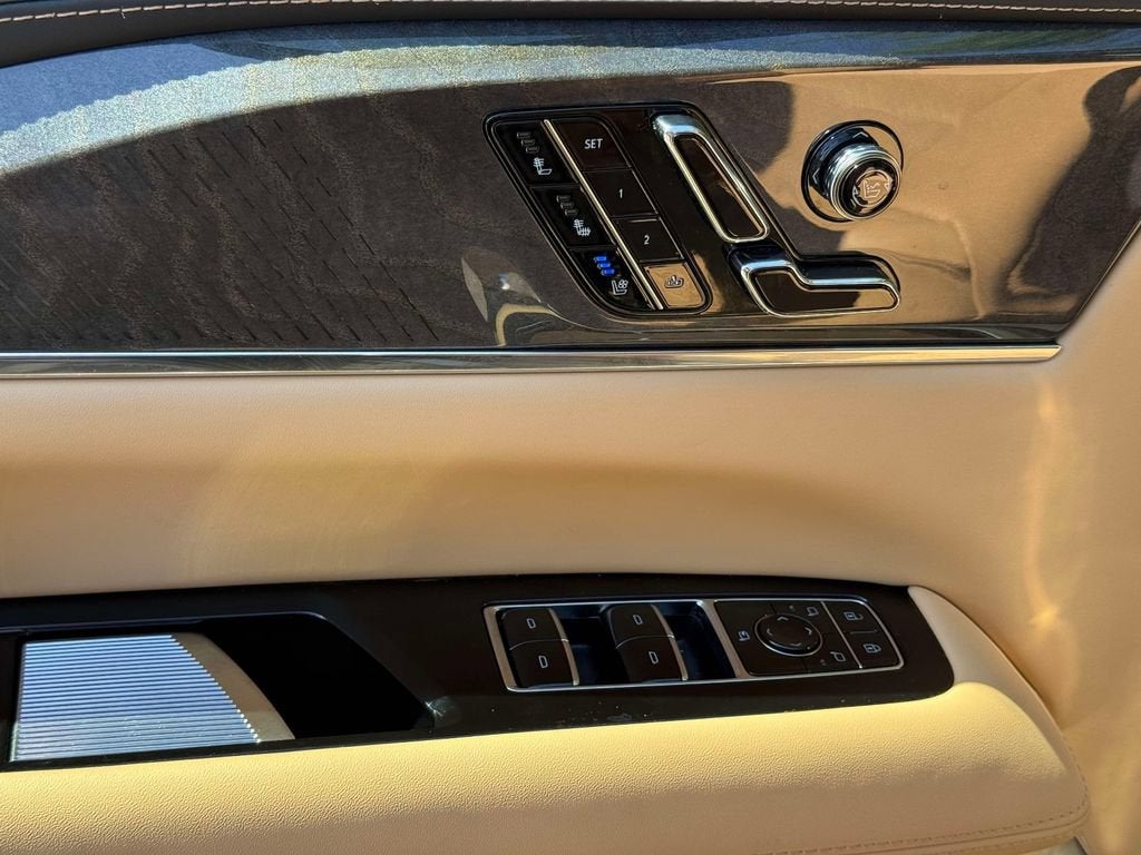 2025 Cadillac ESCALADE IQ Luxury 2