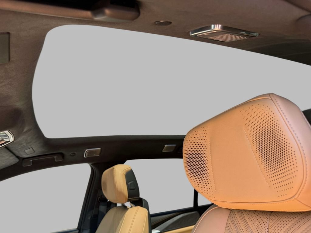 2025 Cadillac ESCALADE IQ Luxury 2