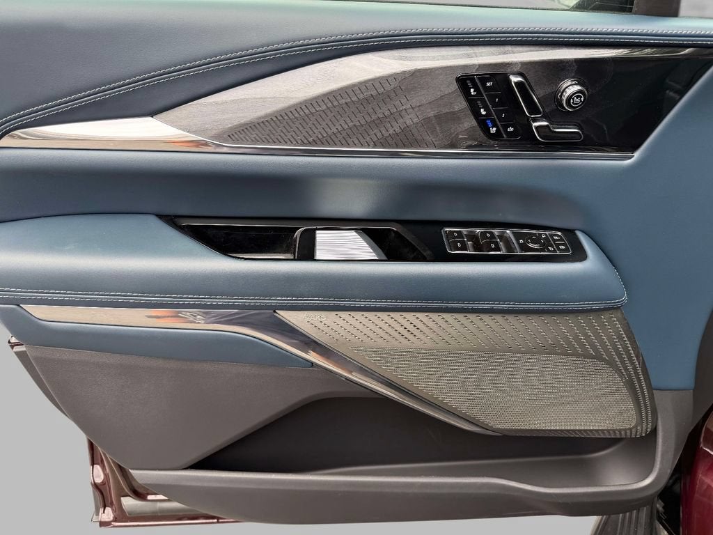 2025 Cadillac ESCALADE IQ Luxury 2