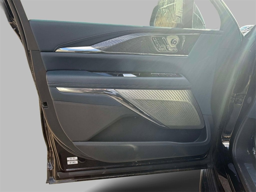 2025 Cadillac ESCALADE IQ Luxury 2