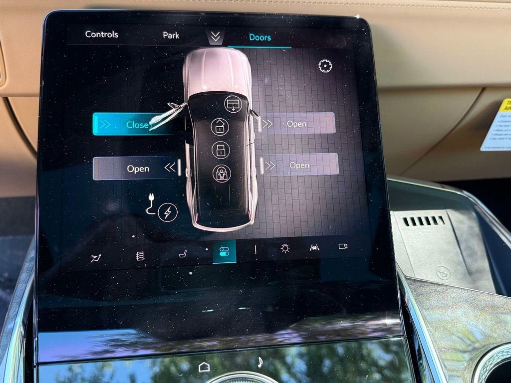2025 Cadillac ESCALADE IQ Luxury 2