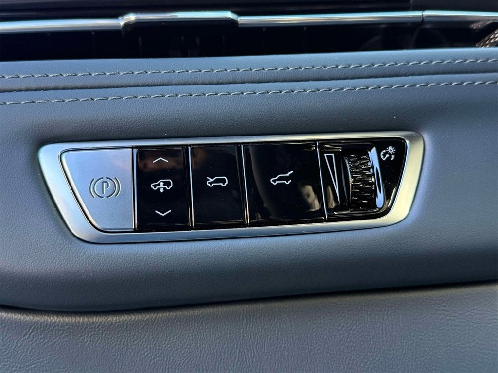 2025 Cadillac ESCALADE IQ Luxury 2