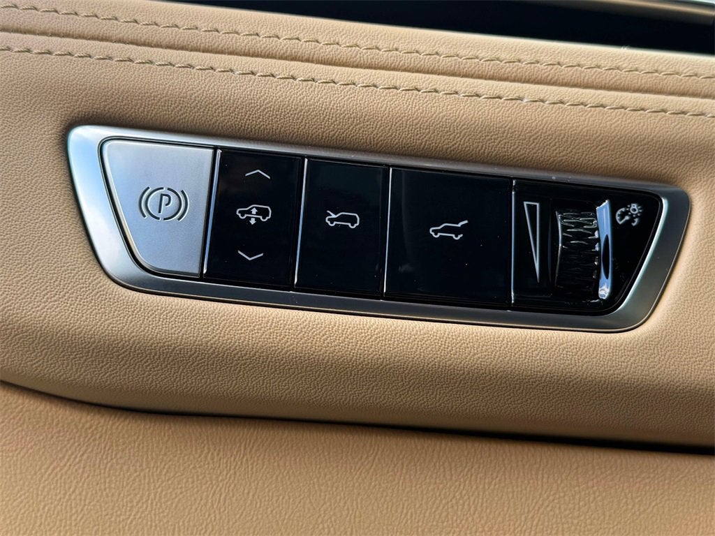 2025 Cadillac ESCALADE IQ Luxury 2