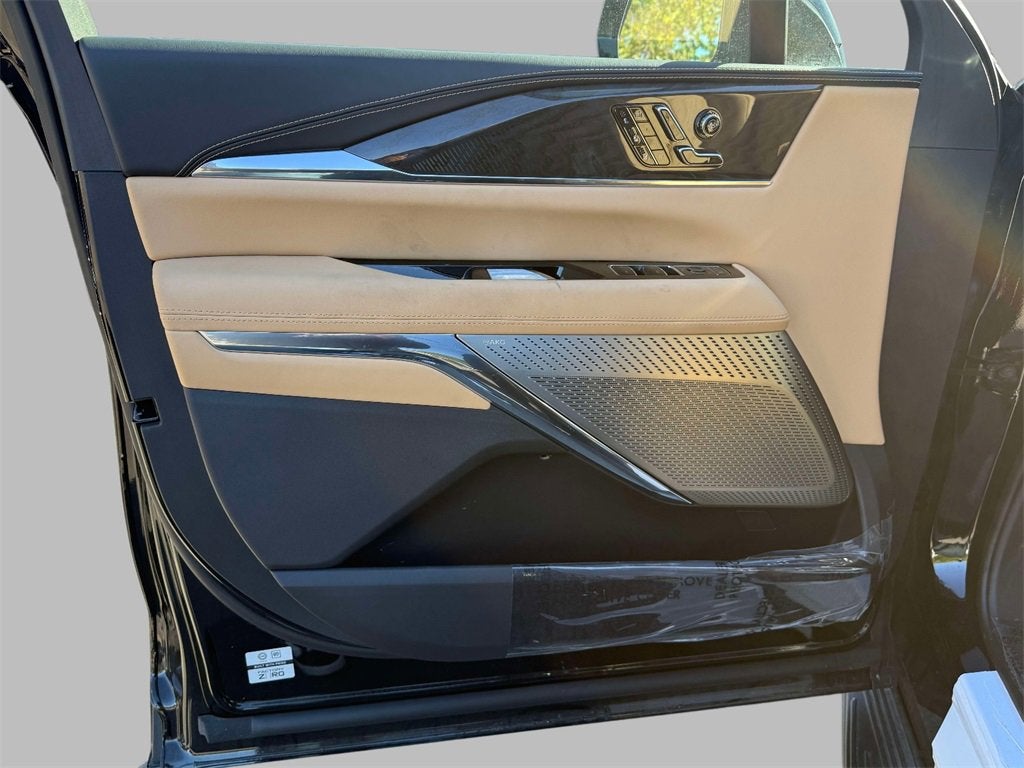 2025 Cadillac ESCALADE IQ Luxury 2