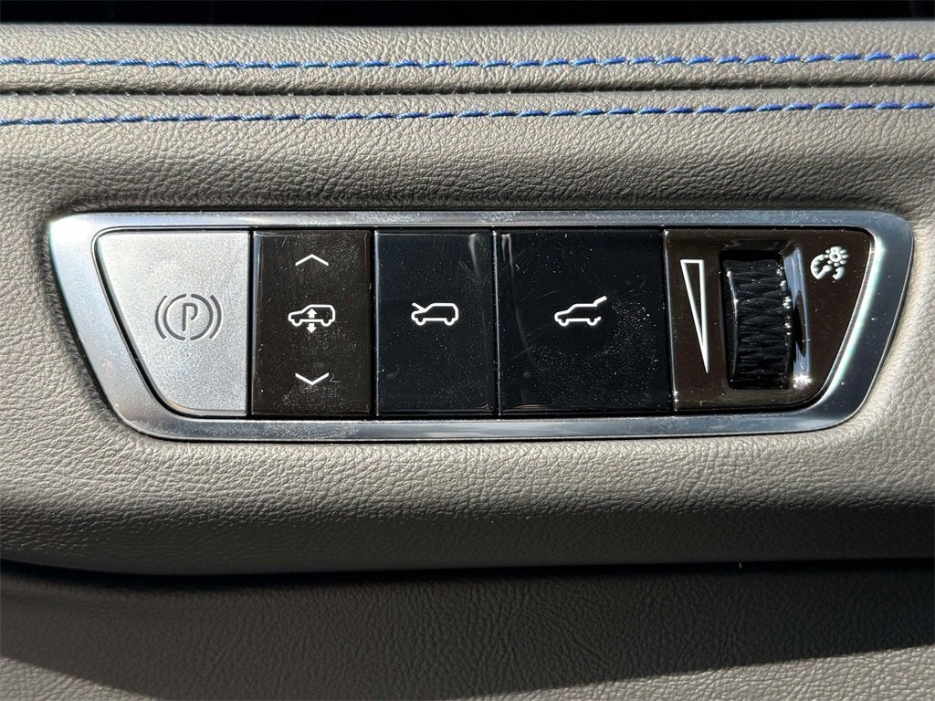 2025 Cadillac ESCALADE IQ Sport 1