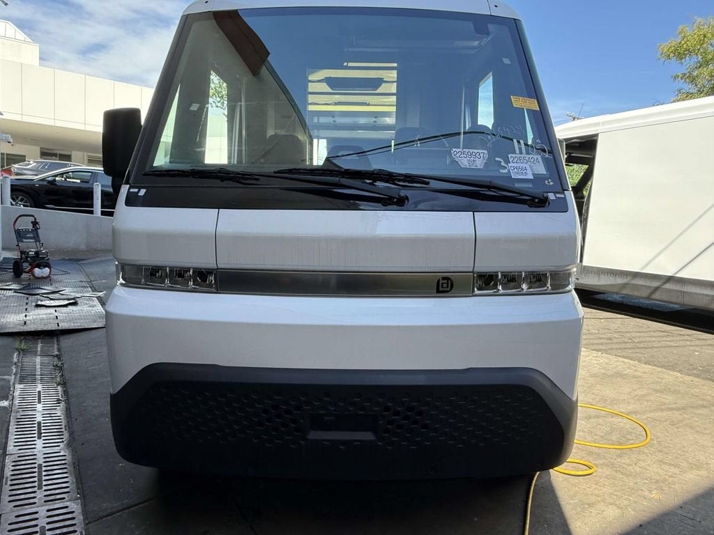 2024 BrightDrop Zevo 600 EJY