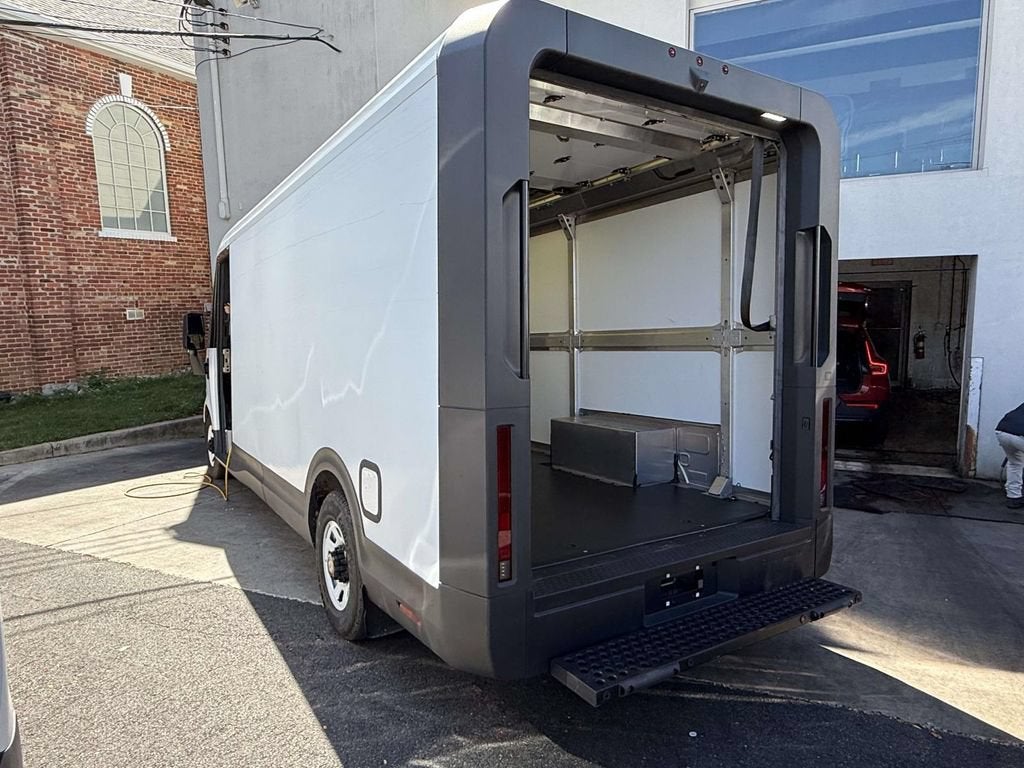 2024 BrightDrop Zevo 600 EJY