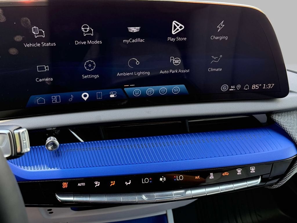 2027 Cadillac OPTIQ Luxury