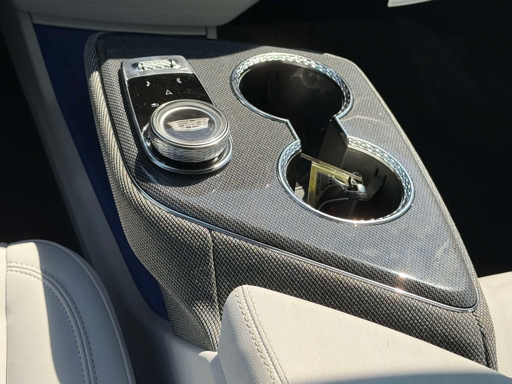2027 Cadillac OPTIQ Luxury