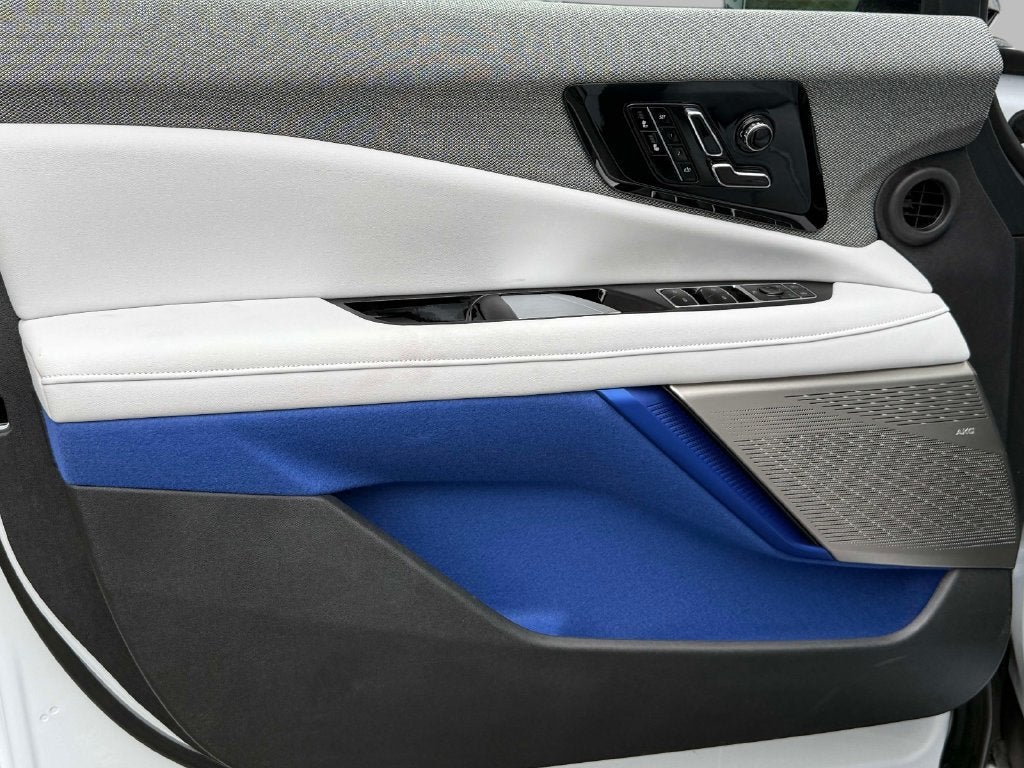 2027 Cadillac OPTIQ Luxury