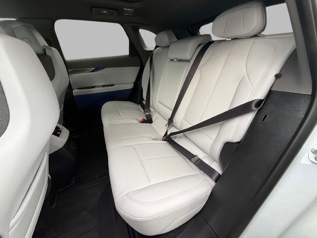 2027 Cadillac OPTIQ Luxury