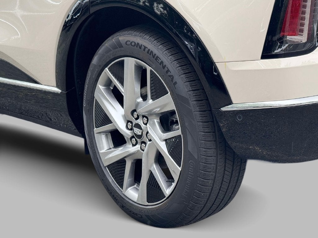 2027 Cadillac OPTIQ Luxury
