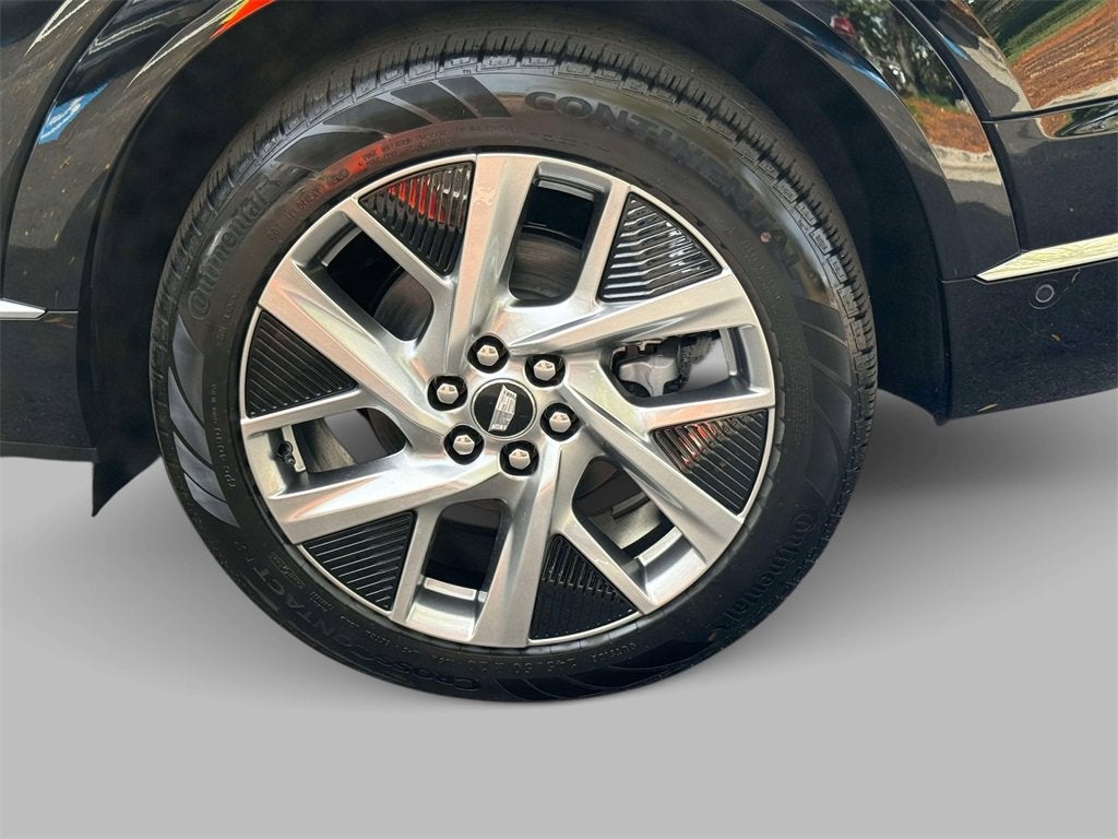 2025 Cadillac OPTIQ Luxury 1