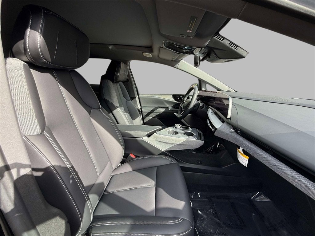 2025 Cadillac OPTIQ Luxury 1