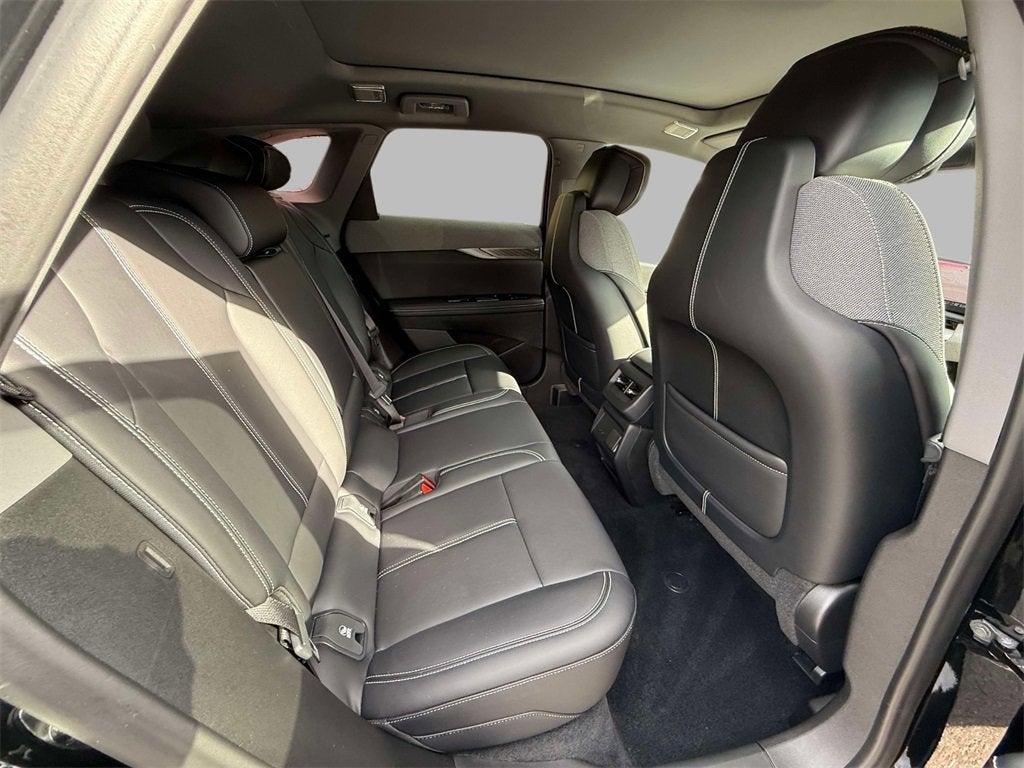 2025 Cadillac OPTIQ Luxury 1