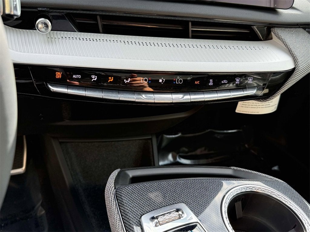 2025 Cadillac OPTIQ Luxury 1