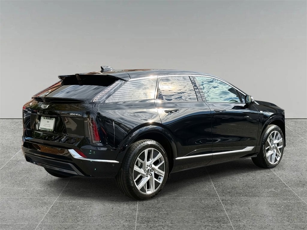 2025 Cadillac OPTIQ Luxury 1