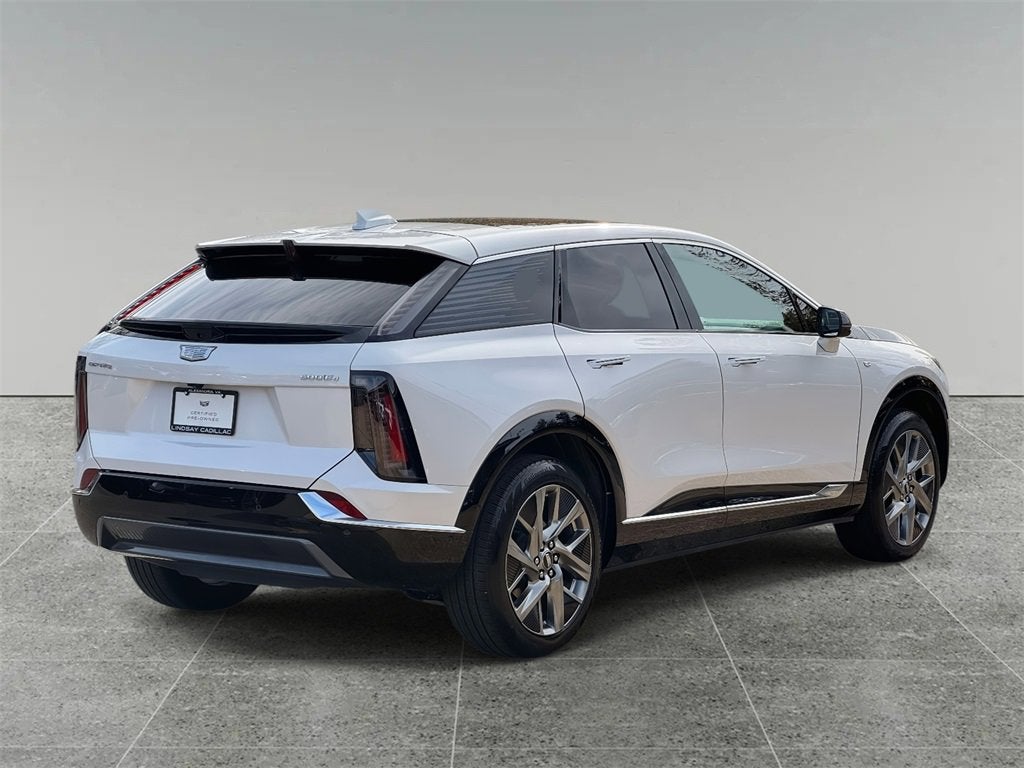 2025 Cadillac OPTIQ Luxury 2