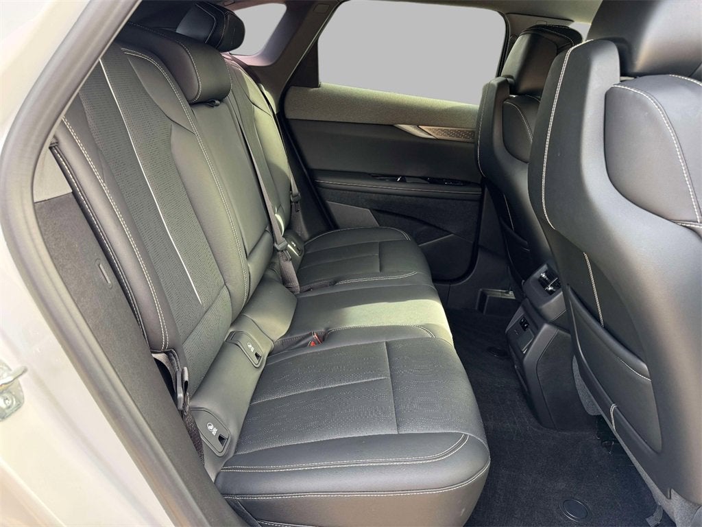 2025 Cadillac OPTIQ Luxury 2