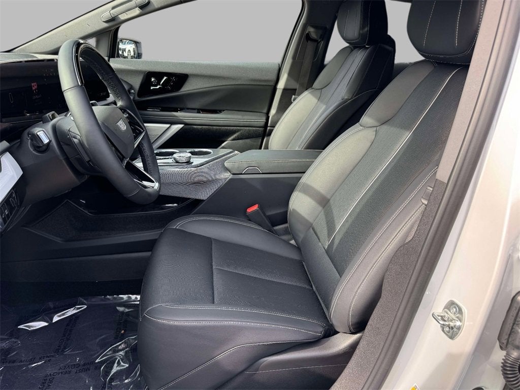 2025 Cadillac OPTIQ Luxury 2