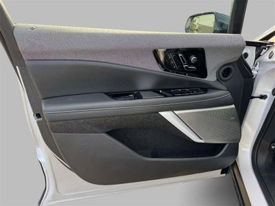 2025 Cadillac OPTIQ Luxury 2