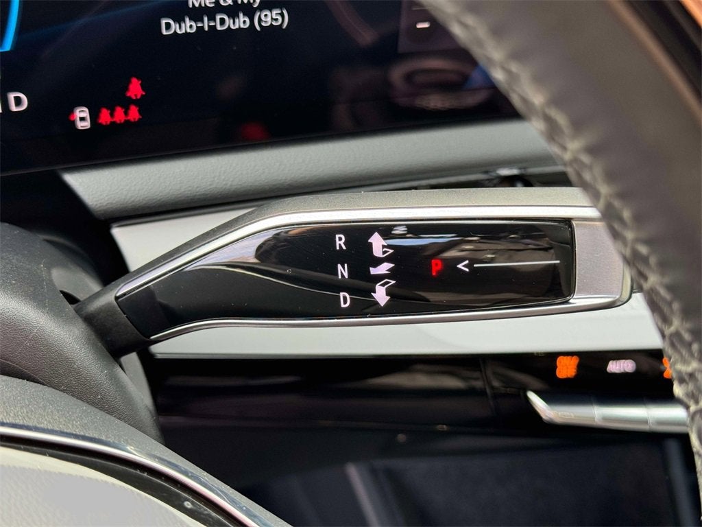 2025 Cadillac OPTIQ Luxury 2