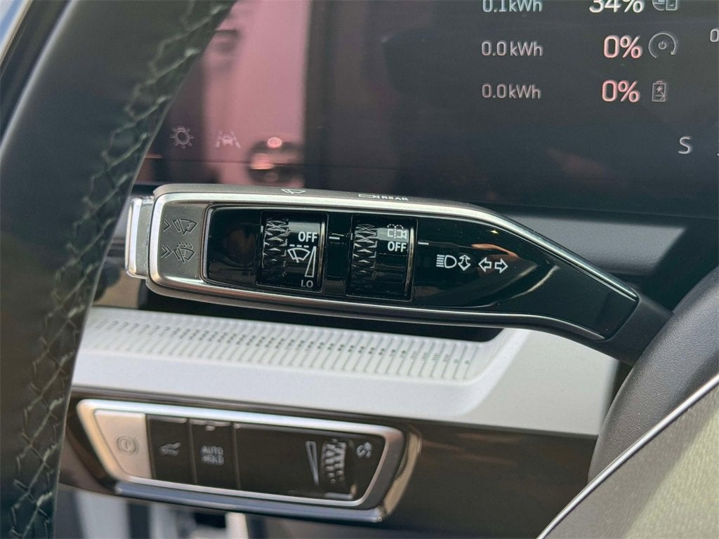 2025 Cadillac OPTIQ Luxury 2