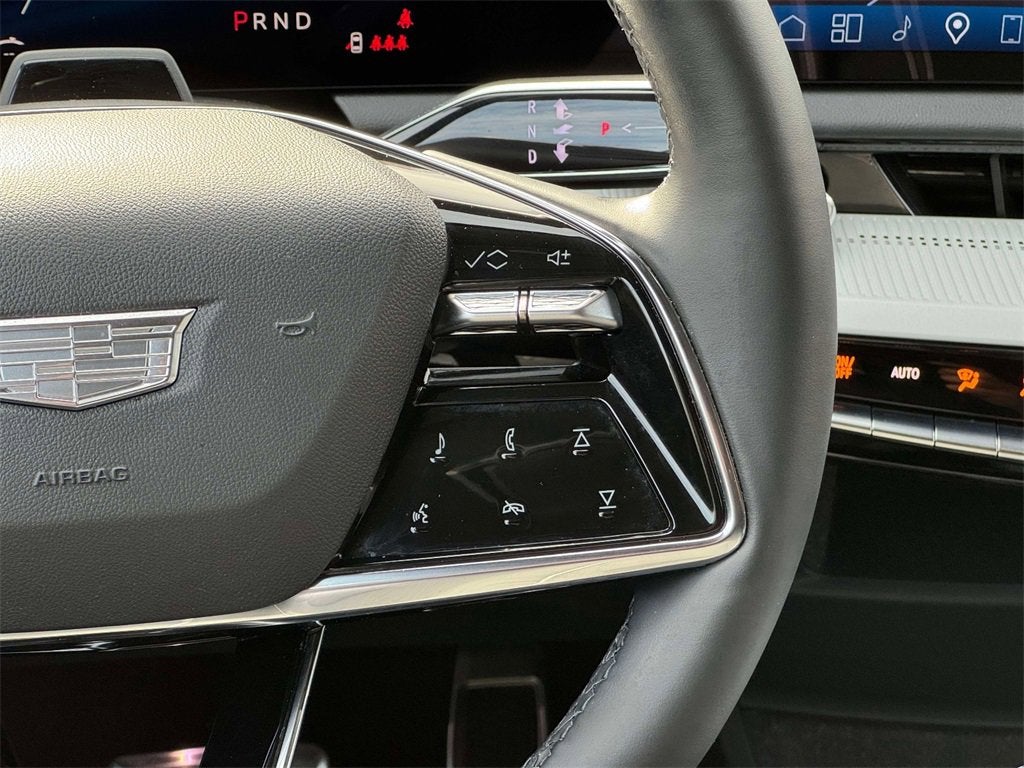 2025 Cadillac OPTIQ Luxury 2