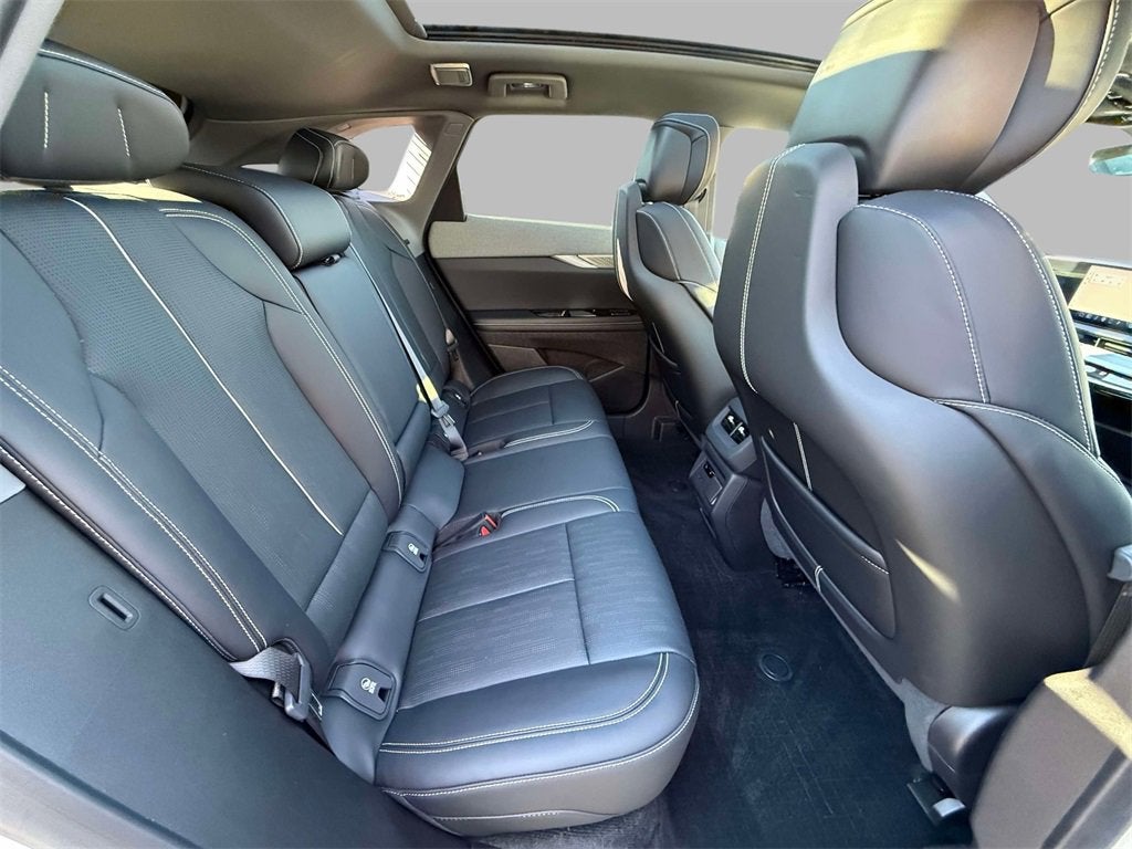 2025 Cadillac OPTIQ Luxury 2