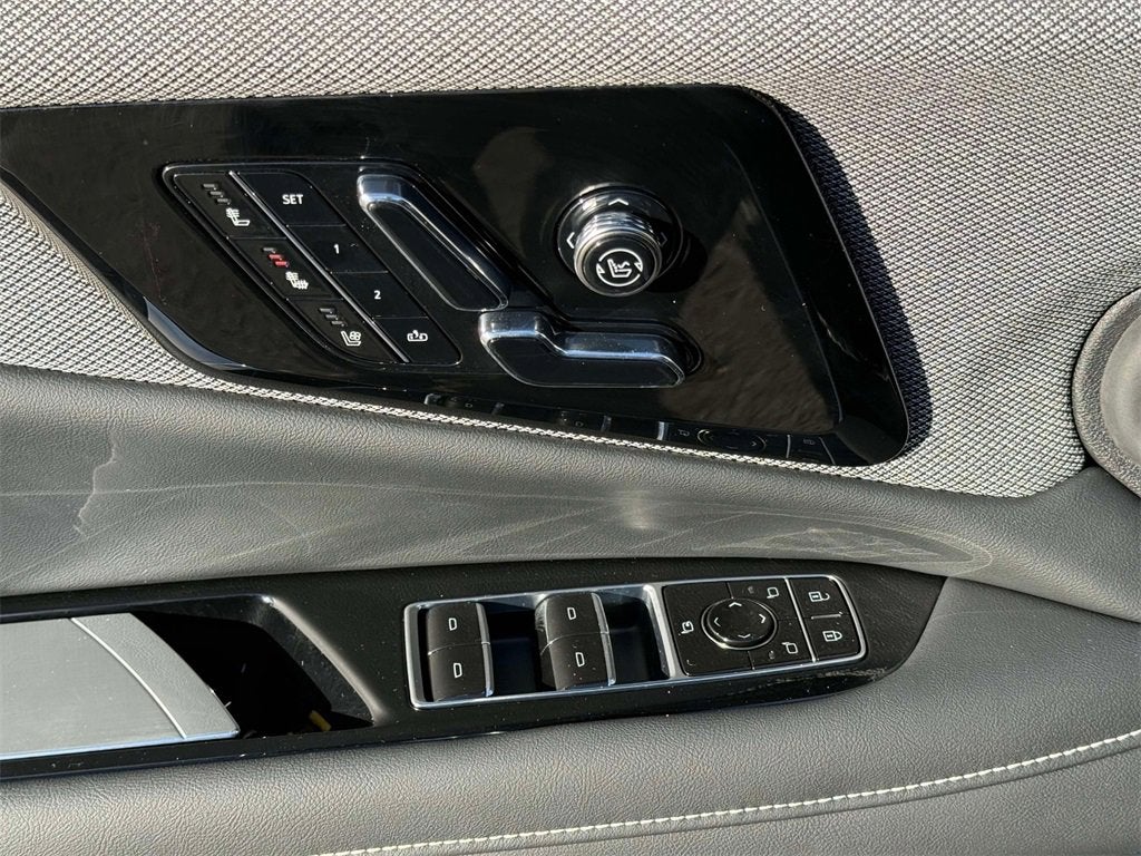 2025 Cadillac OPTIQ Luxury 2