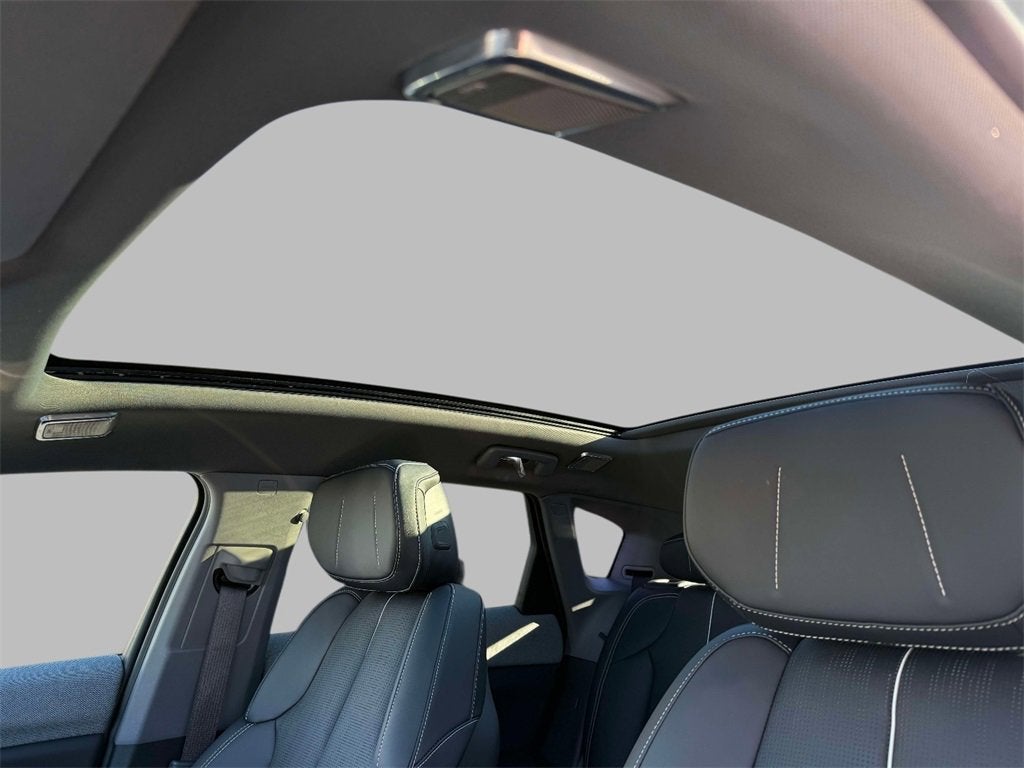 2025 Cadillac OPTIQ Luxury 2