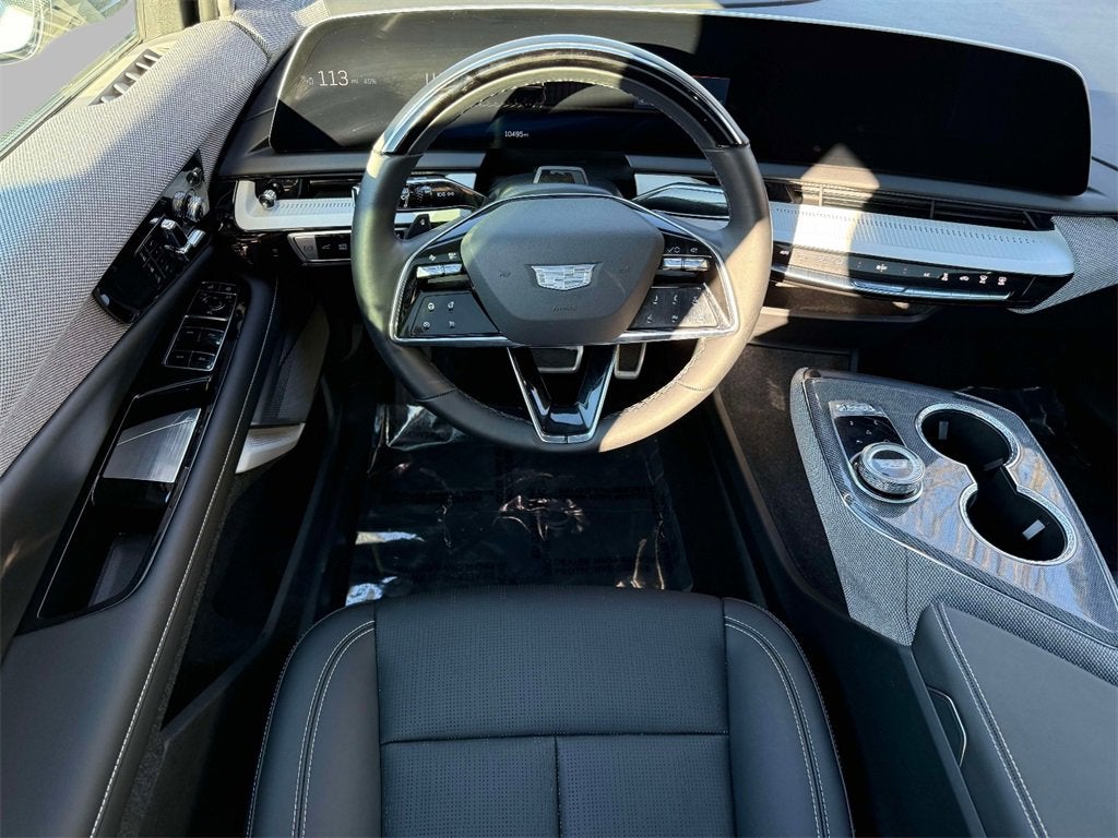 2025 Cadillac OPTIQ Luxury 2