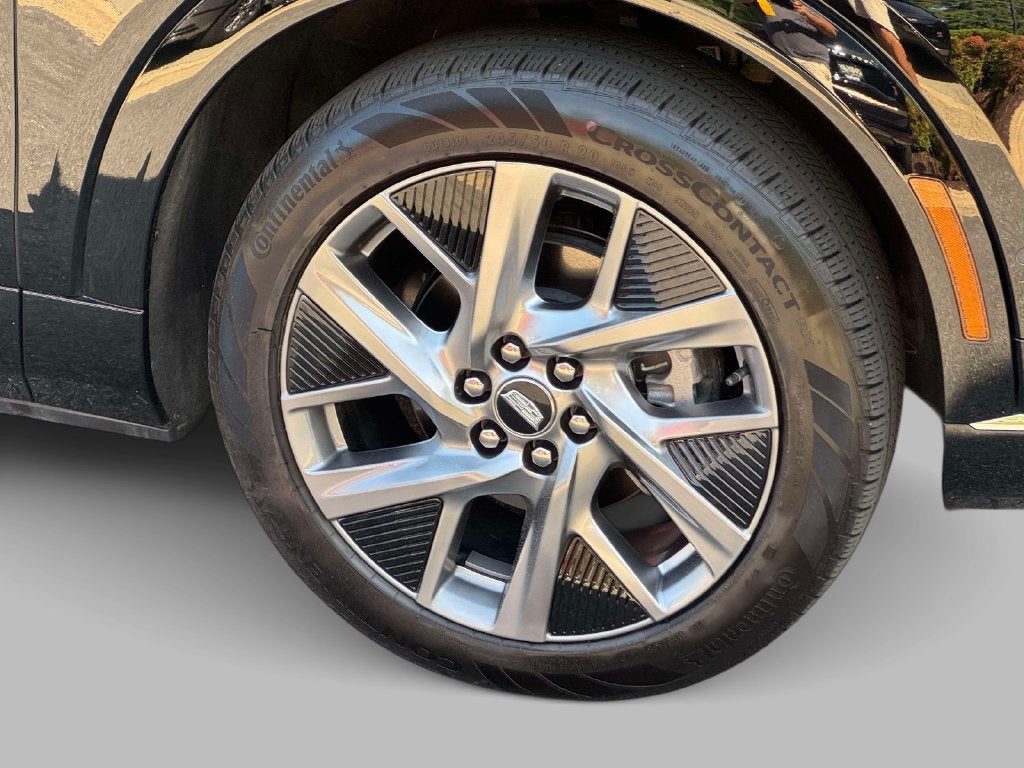 2025 Cadillac OPTIQ Luxury 2