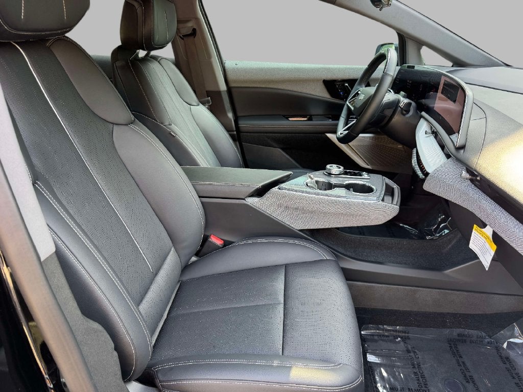 2025 Cadillac OPTIQ Luxury 2