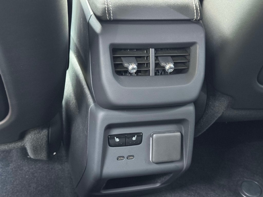 2025 Cadillac OPTIQ Luxury 2