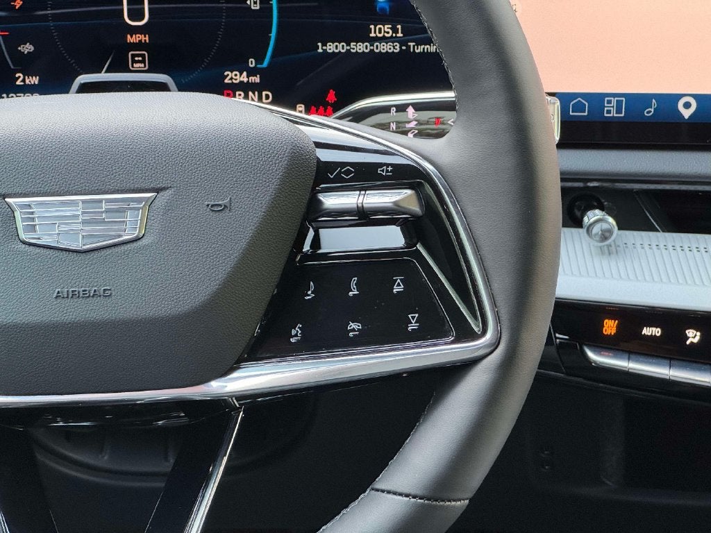 2025 Cadillac OPTIQ Luxury 2