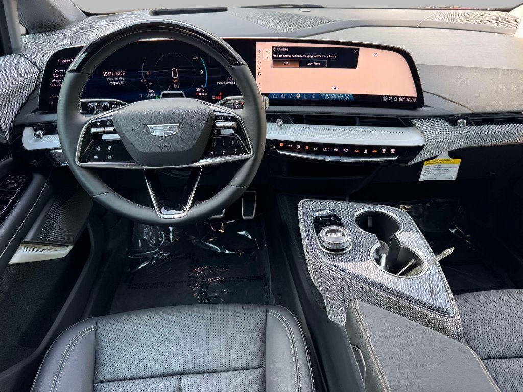 2025 Cadillac OPTIQ Luxury 2