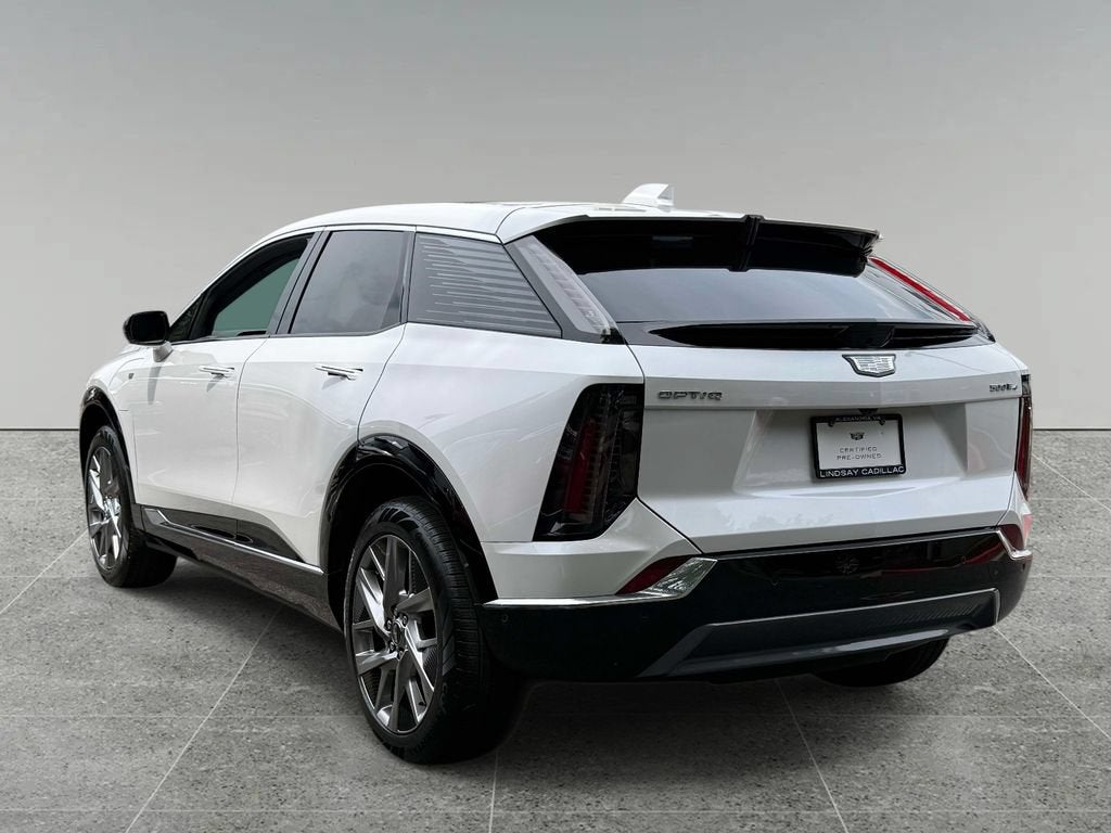 2025 Cadillac OPTIQ Luxury 2
