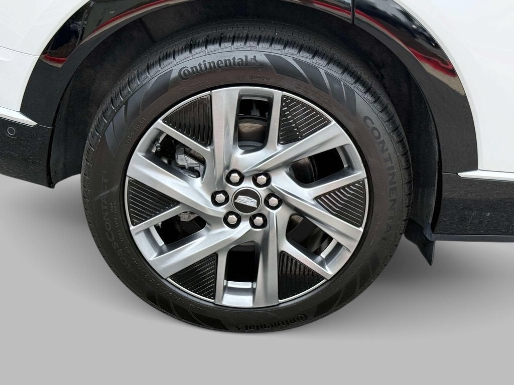 2025 Cadillac OPTIQ Luxury 2